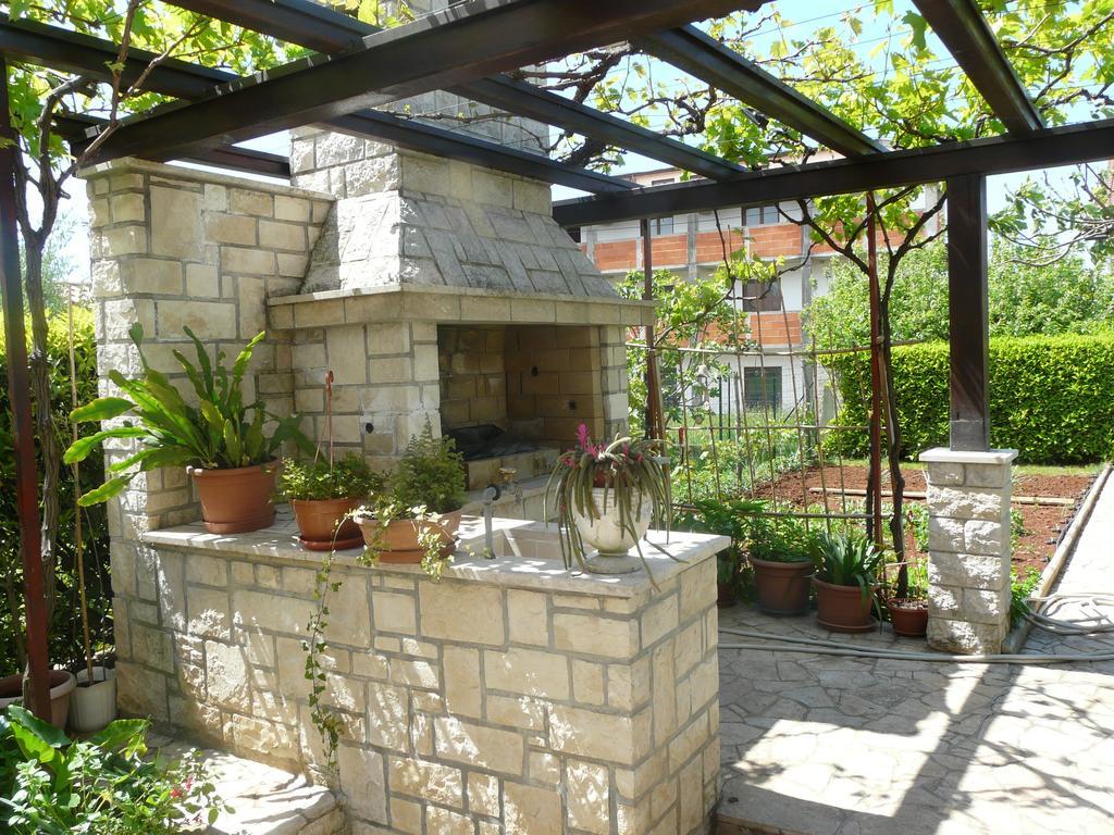 Apartments Mirela Porec Exterior photo
