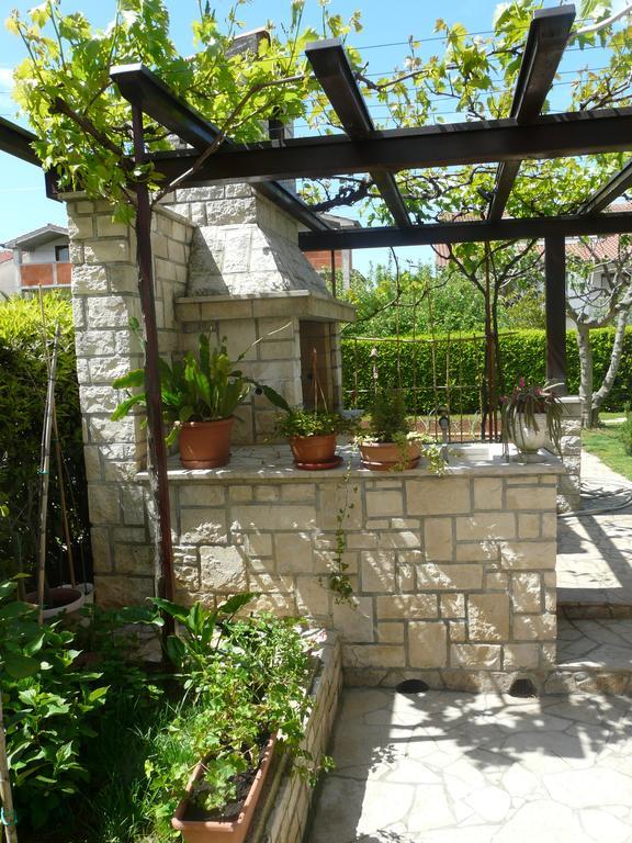 Apartments Mirela Porec Exterior photo
