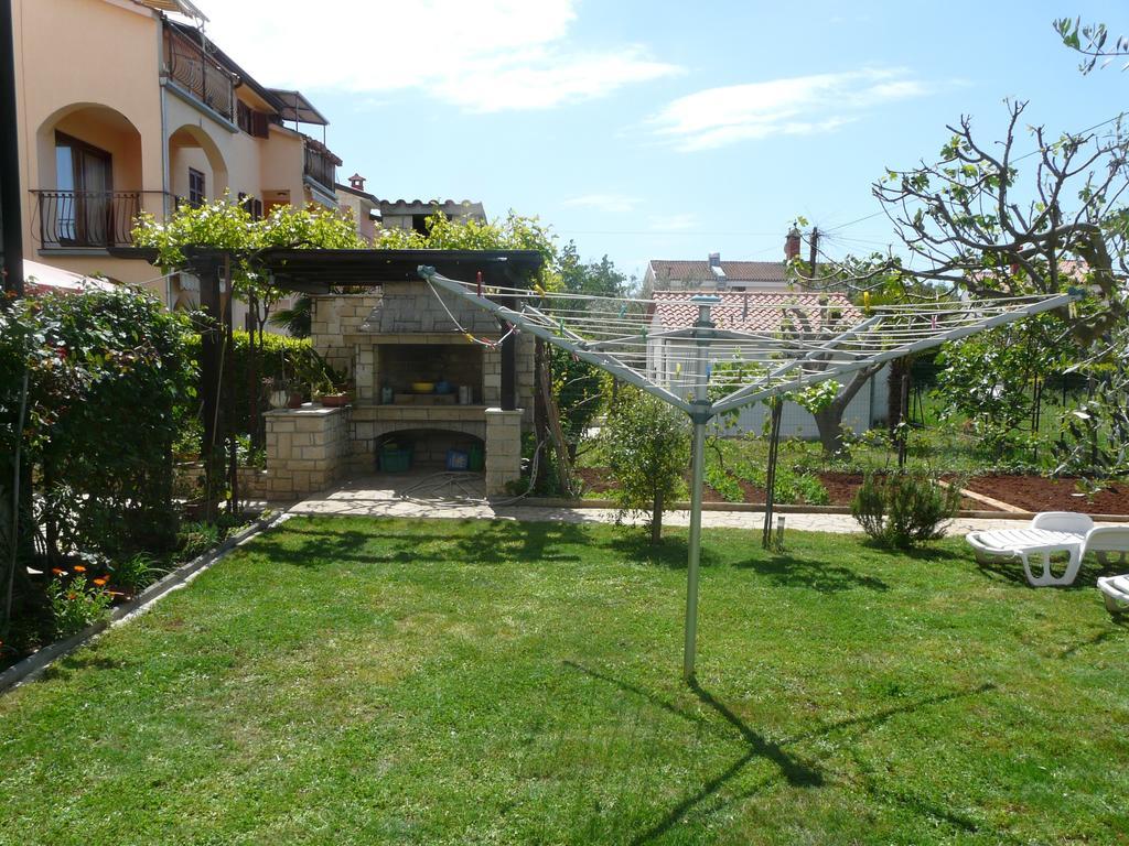 Apartments Mirela Porec Exterior photo