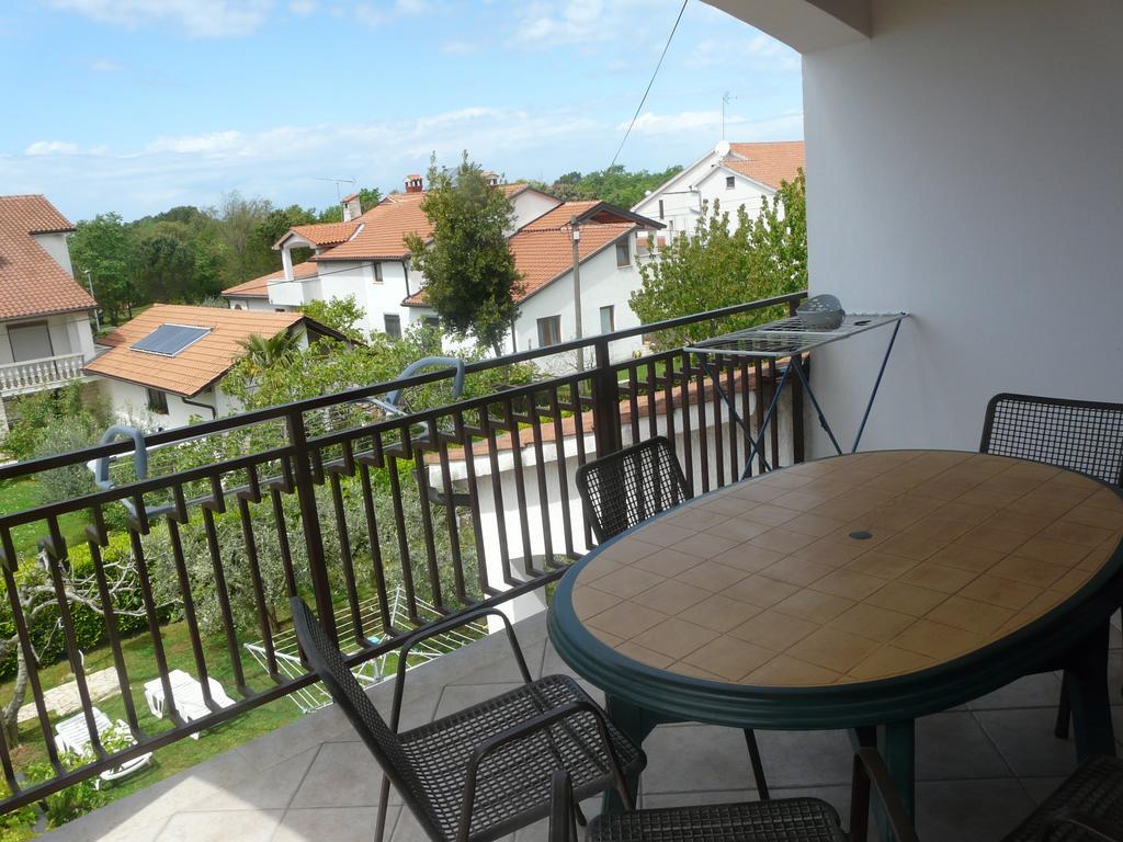 Apartments Mirela Porec Exterior photo