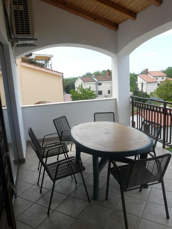 Apartments Mirela Porec Exterior photo
