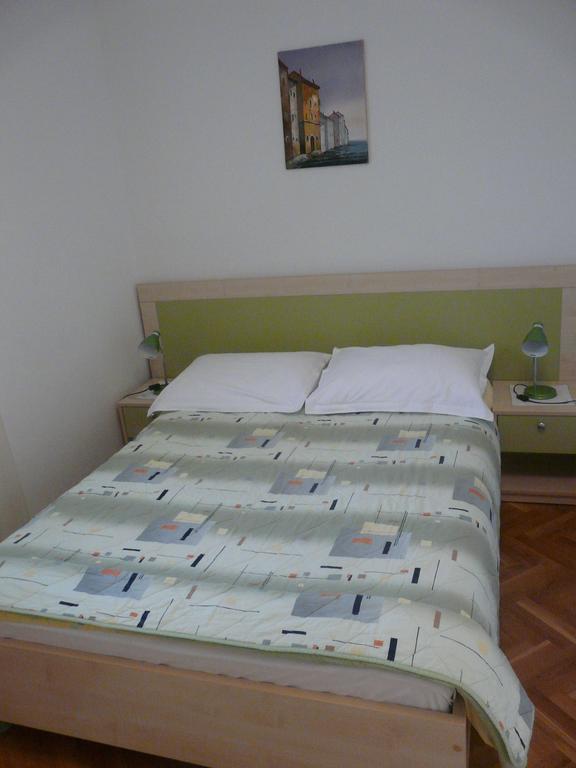 Apartments Mirela Porec Exterior photo