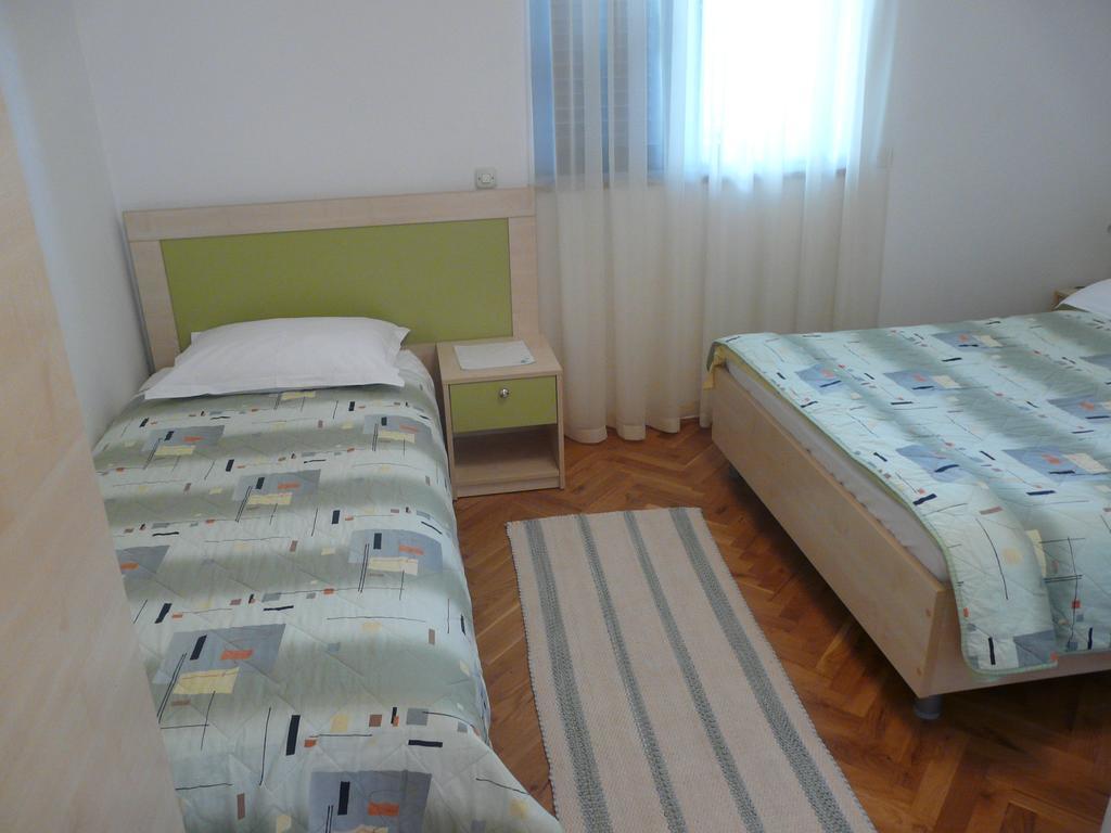 Apartments Mirela Porec Exterior photo