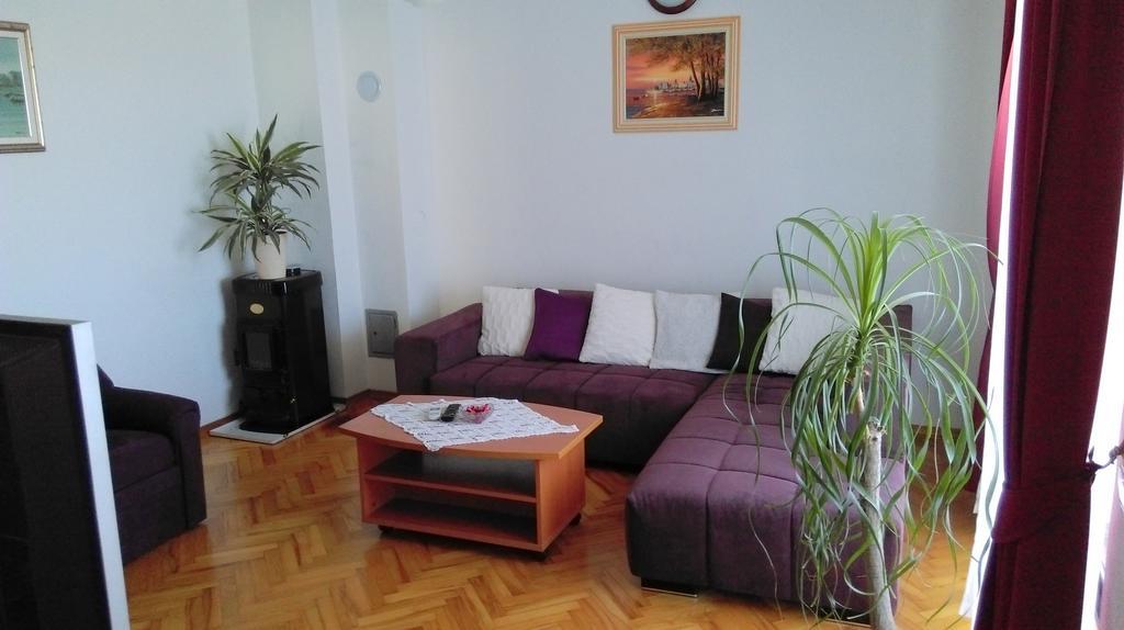 Apartments Mirela Porec Exterior photo