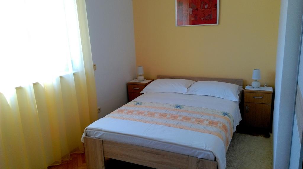 Apartments Mirela Porec Exterior photo