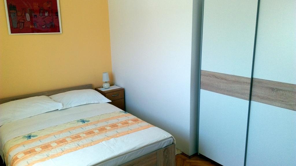 Apartments Mirela Porec Exterior photo