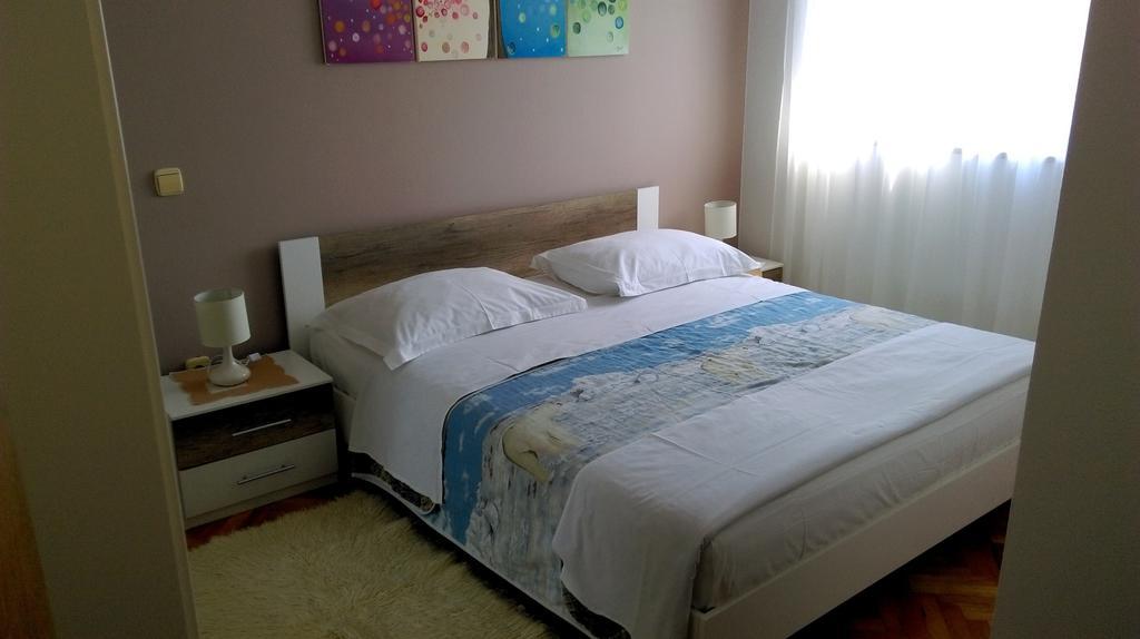 Apartments Mirela Porec Exterior photo