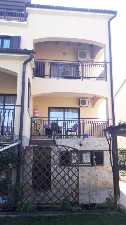 Apartments Mirela Porec Exterior photo