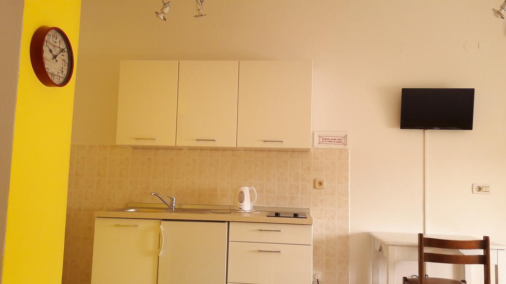Apartments Mirela Porec Exterior photo